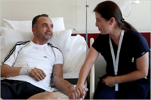 Gündüz hemşire gece refakatçi